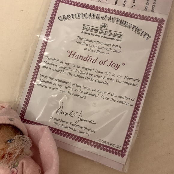 ASHTON DRAKE GALLERIES “ HEAVENLY HANDFULS “ SERIES:HAND FULL OF JOY 5” MINI - Picture 2 of 8